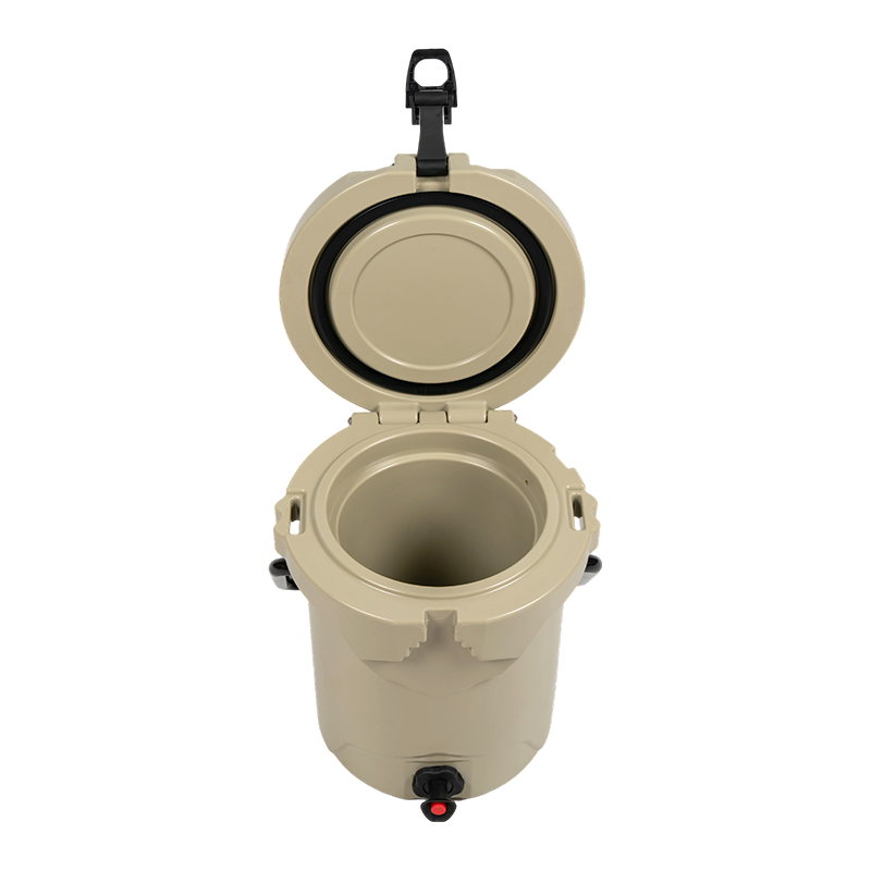 10-квартовый холодильник для ротационного формования